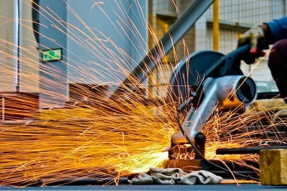 Risiken bei der Arbeit ohne Gehörschutz